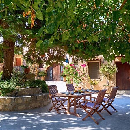 Mouri Villa Mourion  ภายนอก รูปภาพ
