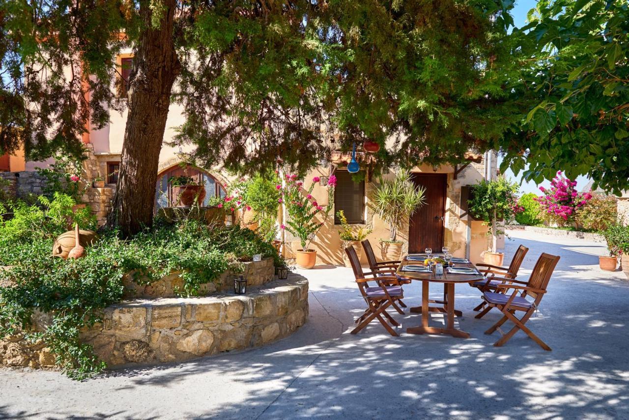 Mouri Villa Mourion  ภายนอก รูปภาพ