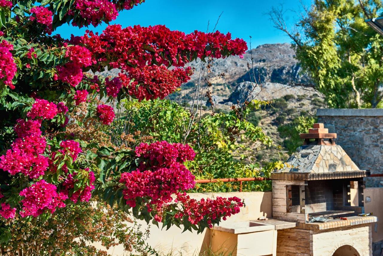Mouri Villa Mourion  ภายนอก รูปภาพ